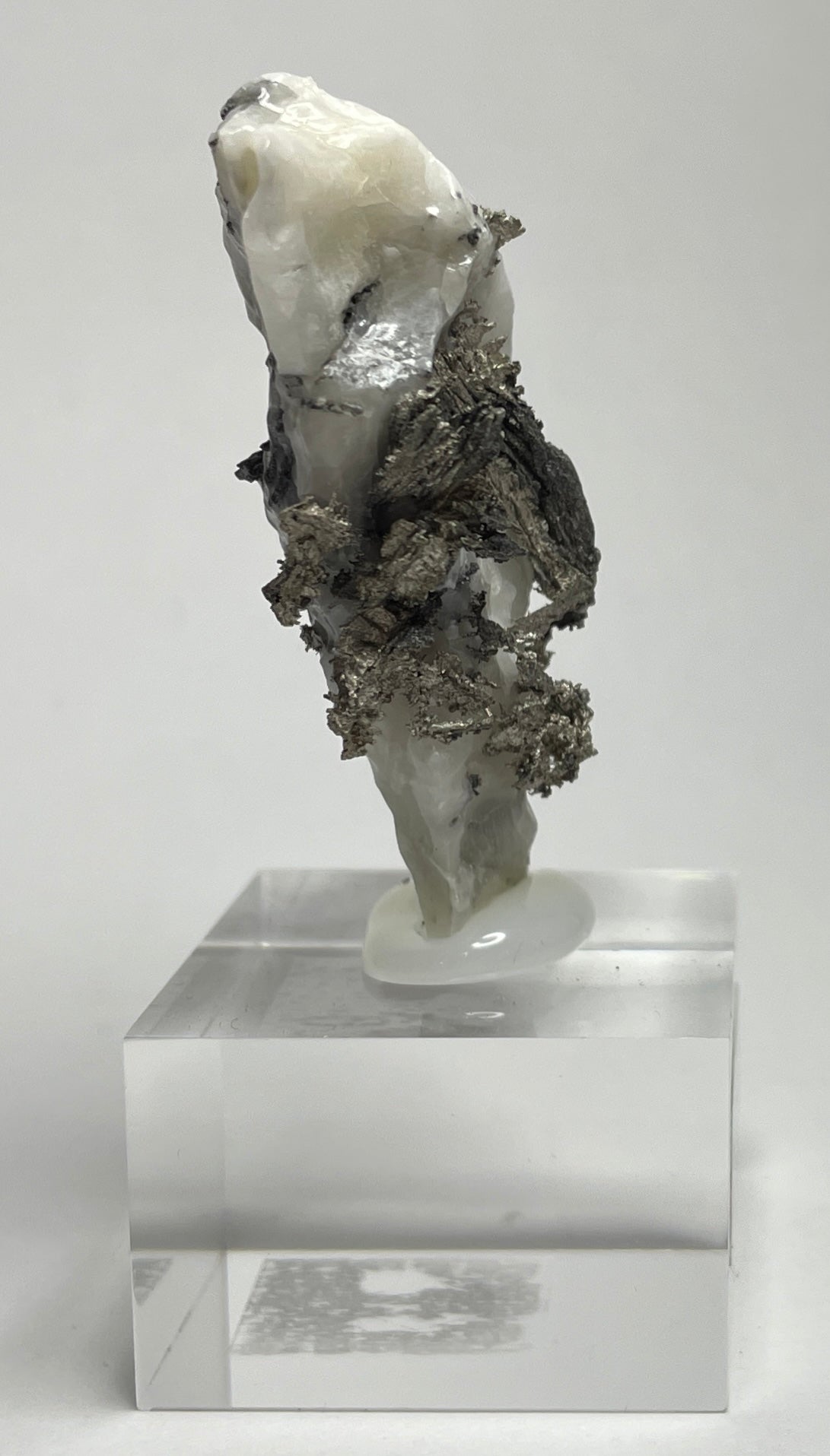 SILVER ON CALCITE, Morocco ISI010