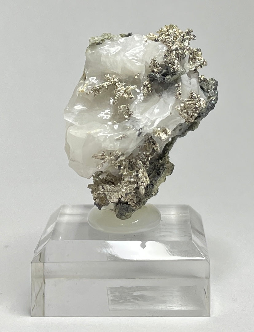 SILVER ON CALCITE, Morocco ISI019