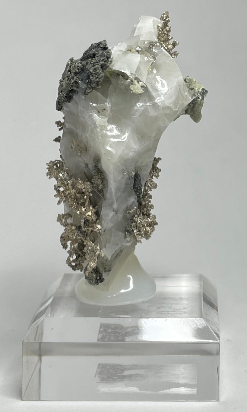 SILVER ON CALCITE, Morocco ISI026