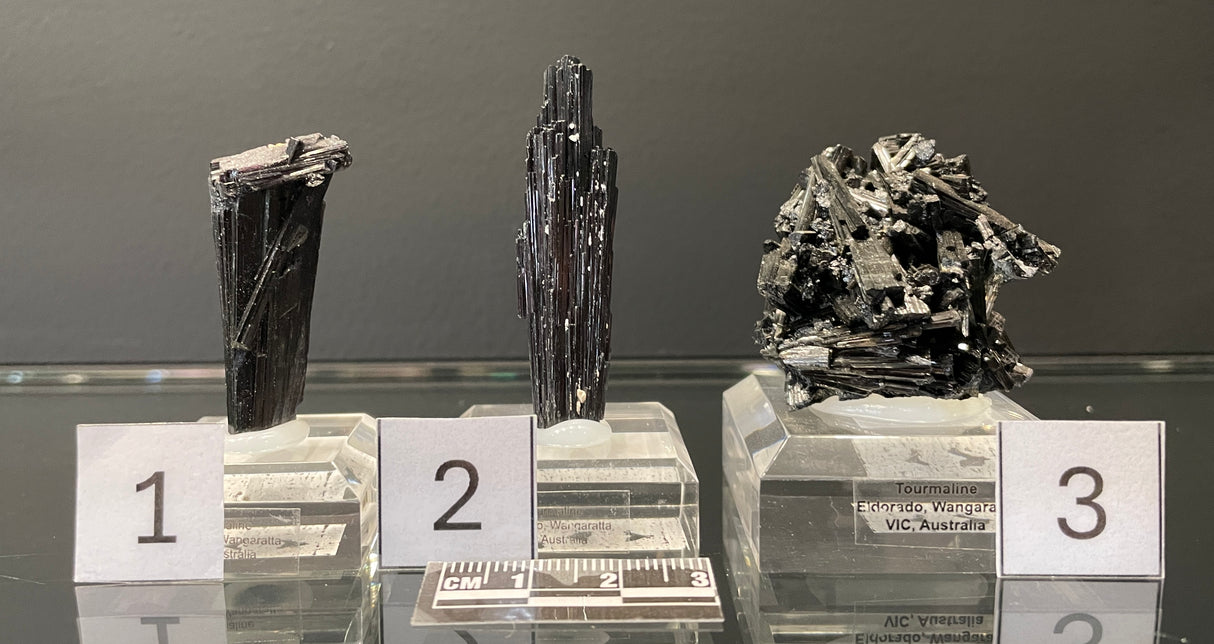 TOURMALINE, Australia ITO001-3