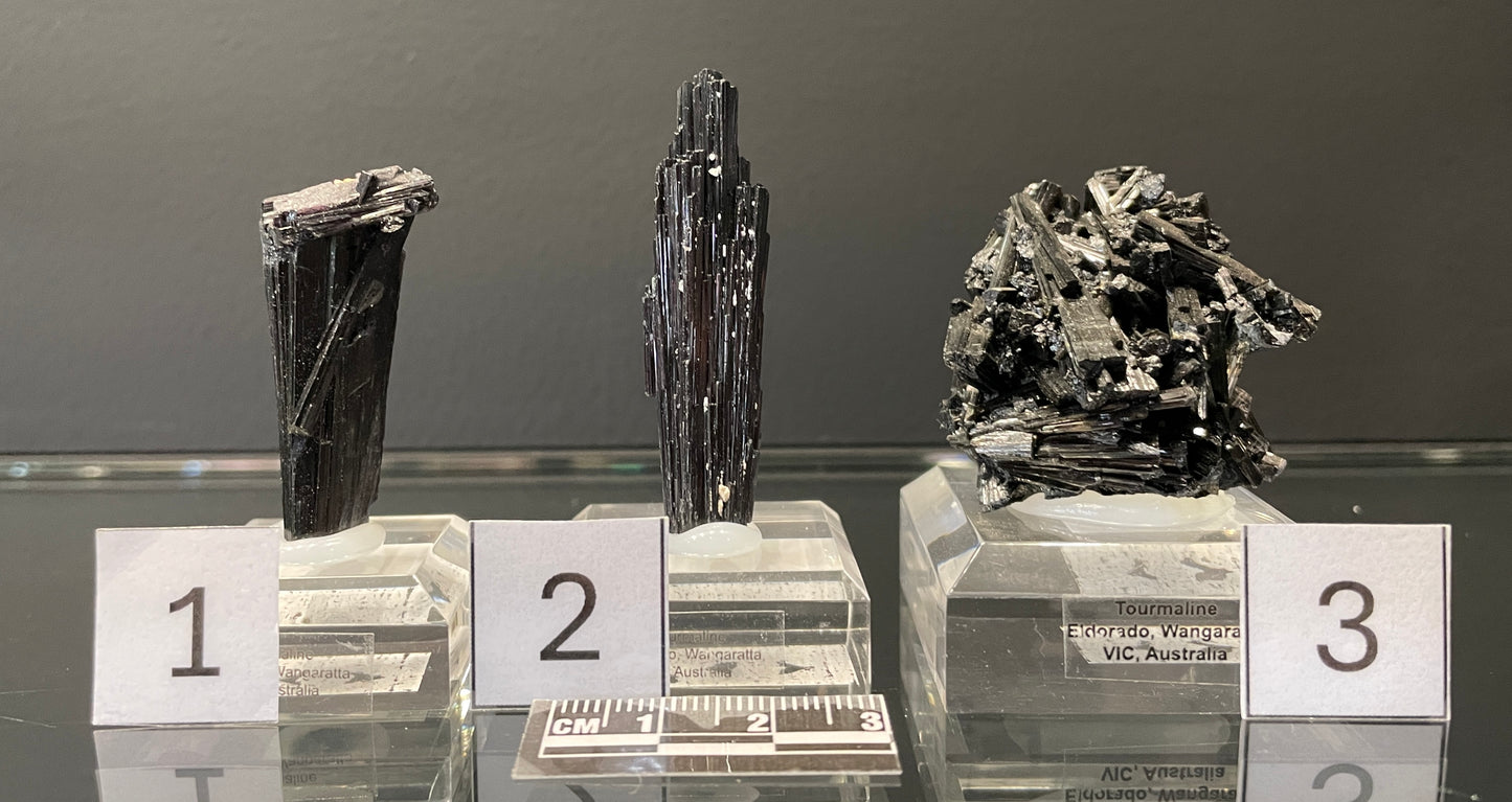 TOURMALINE, Australia ITO001-3