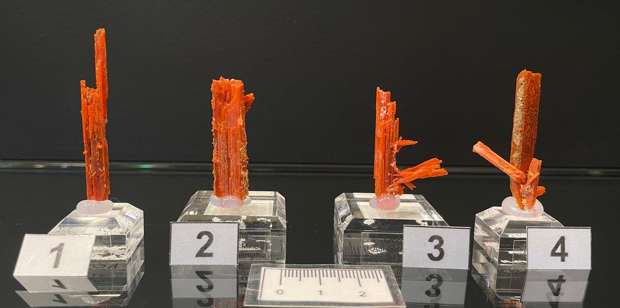 CROCOITE, Tasmania, Australia ICR059-62