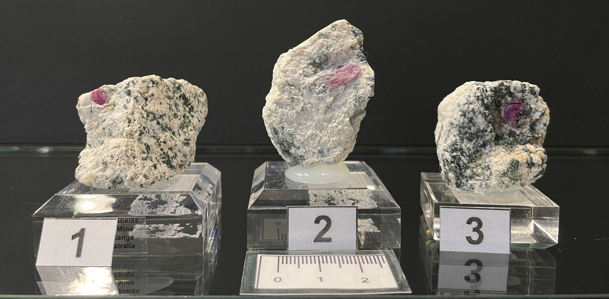 RUBY IN GNEISS, Australia IRG005-7