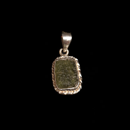 MOLDAVITE PENDANT set in STERLING SILVER 3SSMVP1