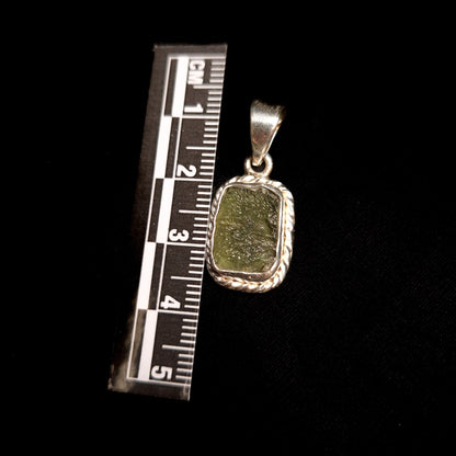 MOLDAVITE PENDANT set in STERLING SILVER 3SSMVP1
