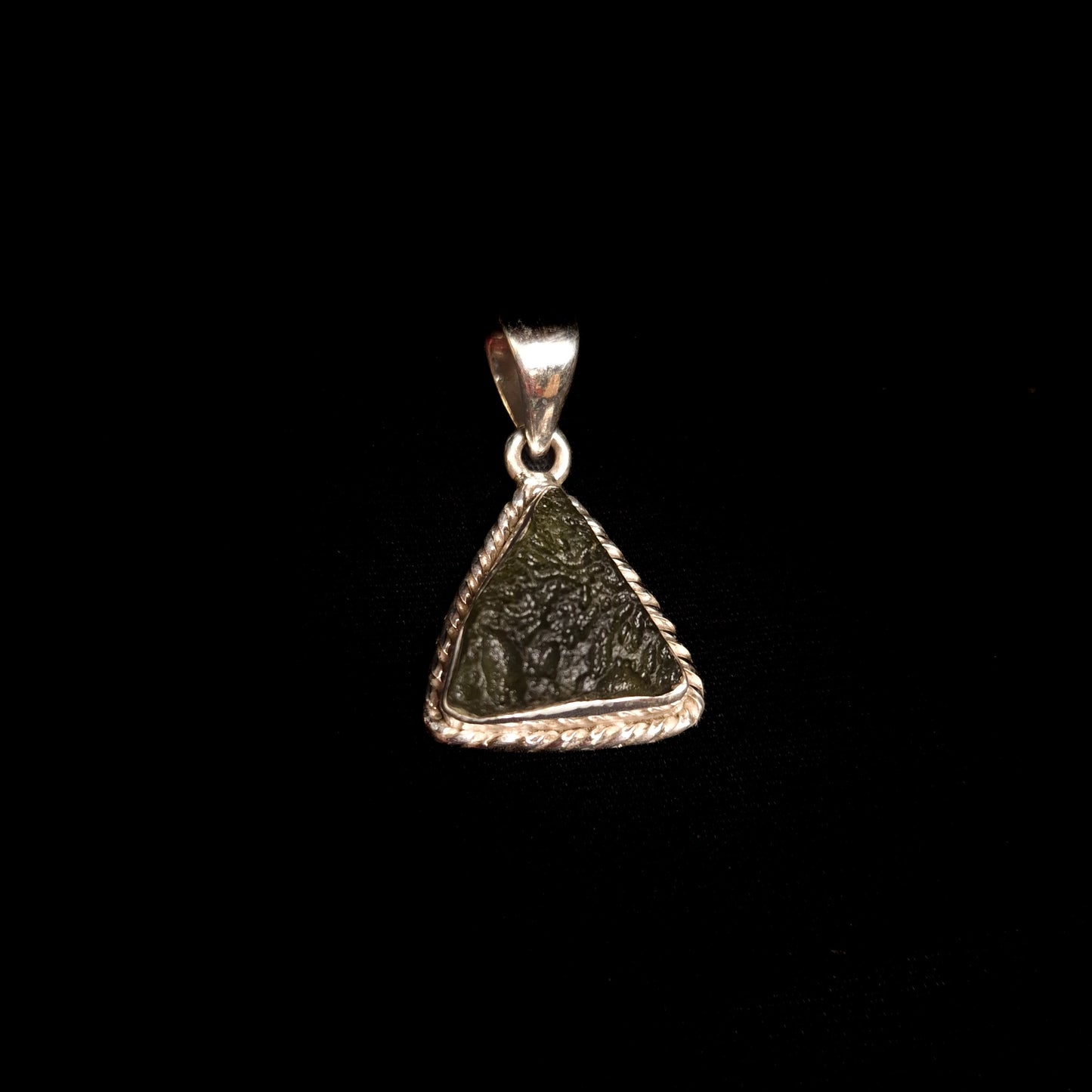 MOLDAVITE PENDANT set in STERLING SILVER 3SSMVP2