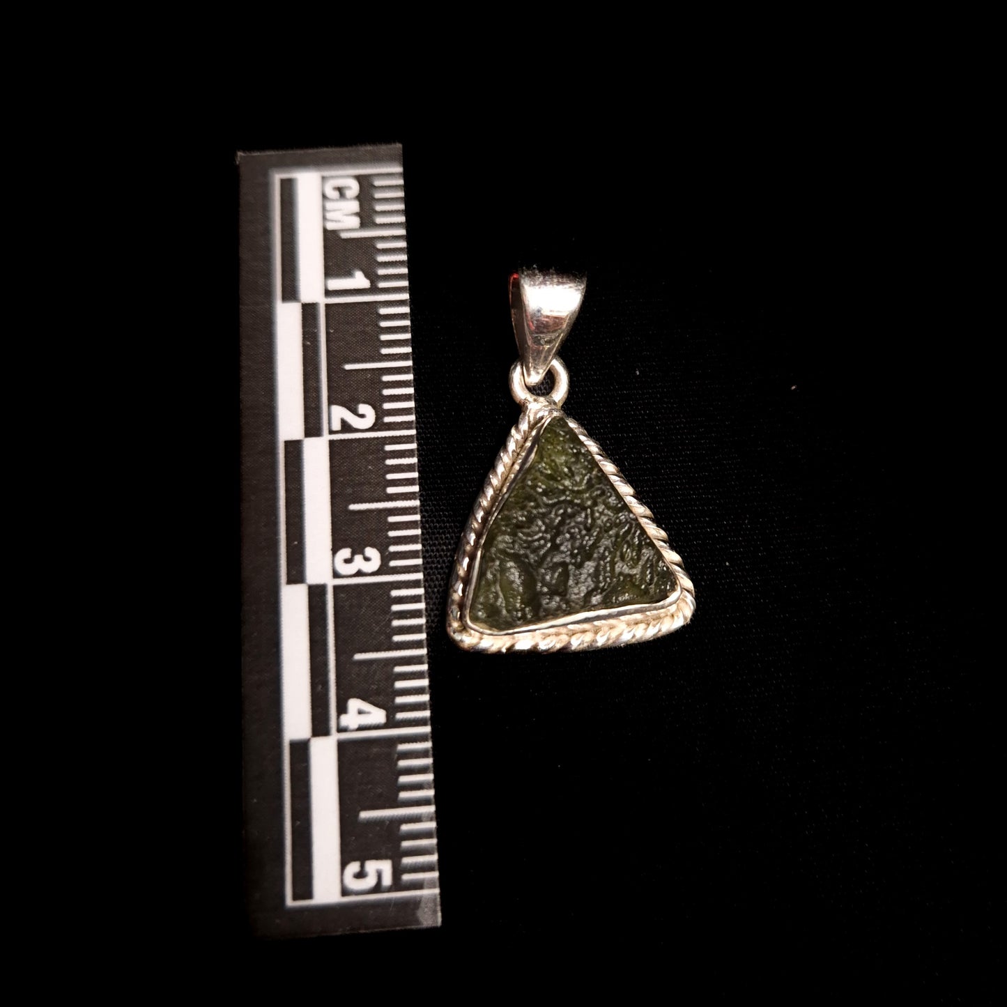 MOLDAVITE PENDANT set in STERLING SILVER 3SSMVP2