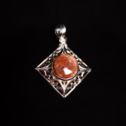 SUNSTONE PENDANT set in STERLING SILVER 3SSSUN