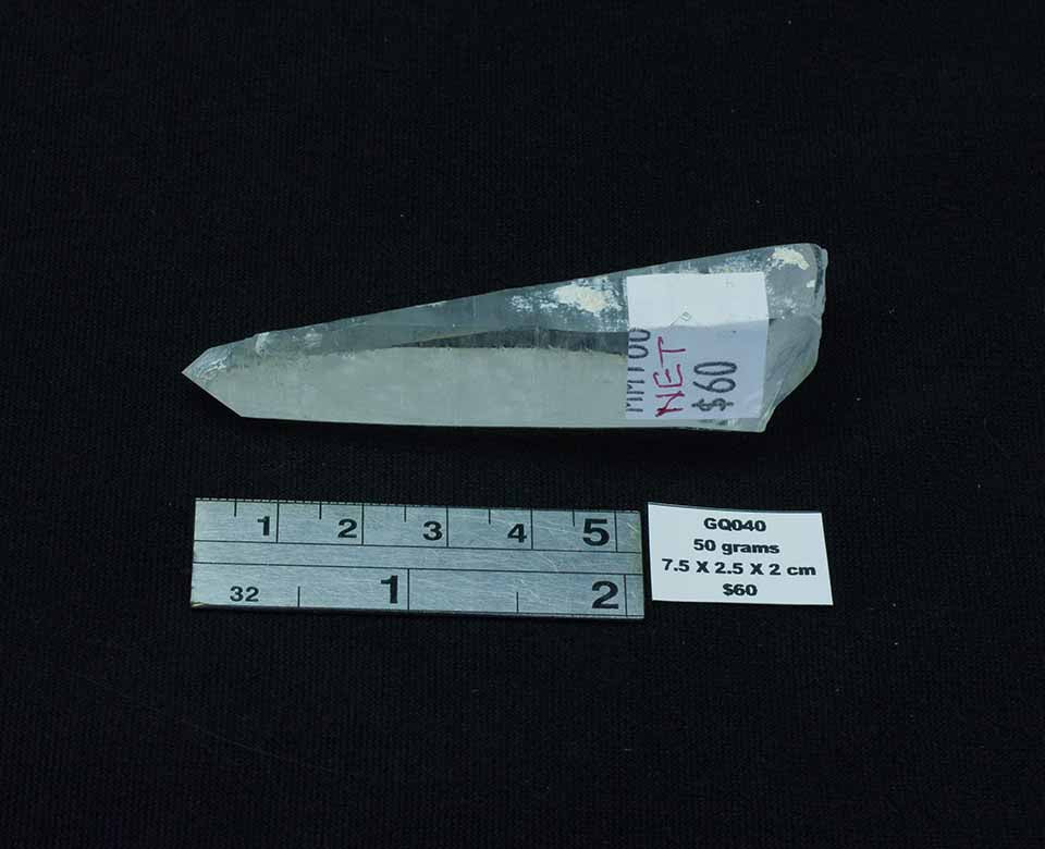 QUARTZ NATURAL CRYSTAL POINT GQ040