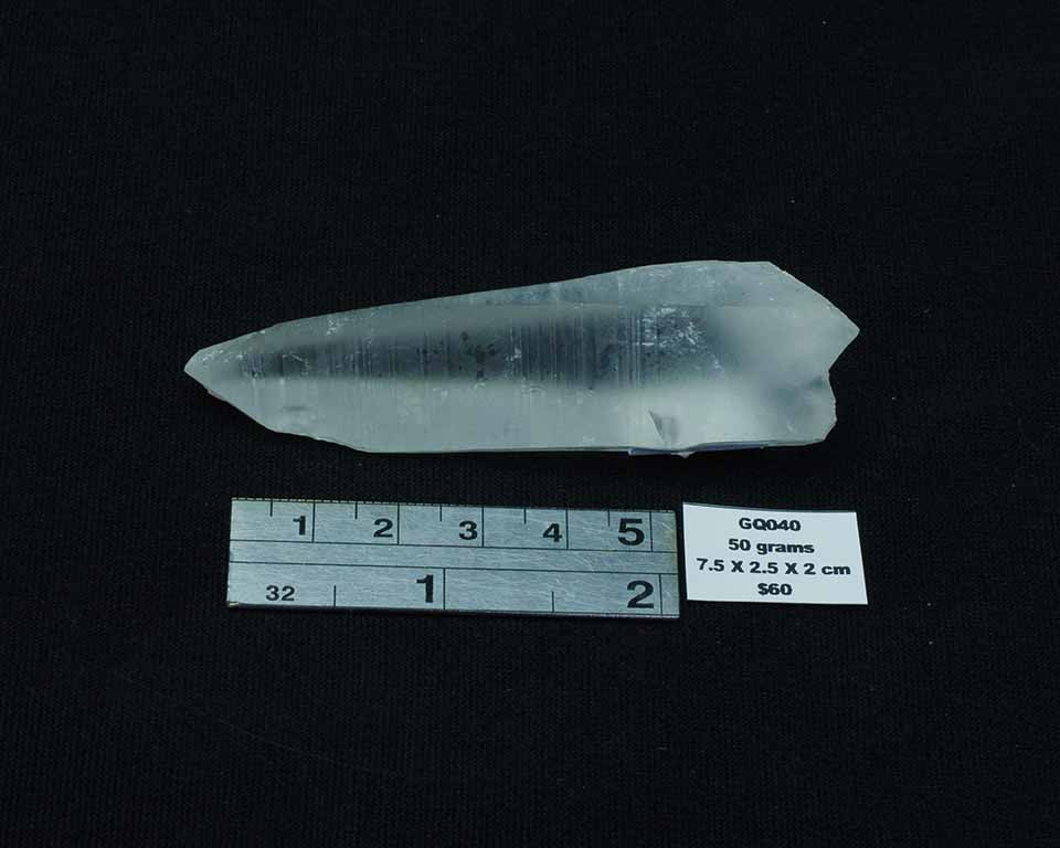 QUARTZ NATURAL CRYSTAL POINT GQ040
