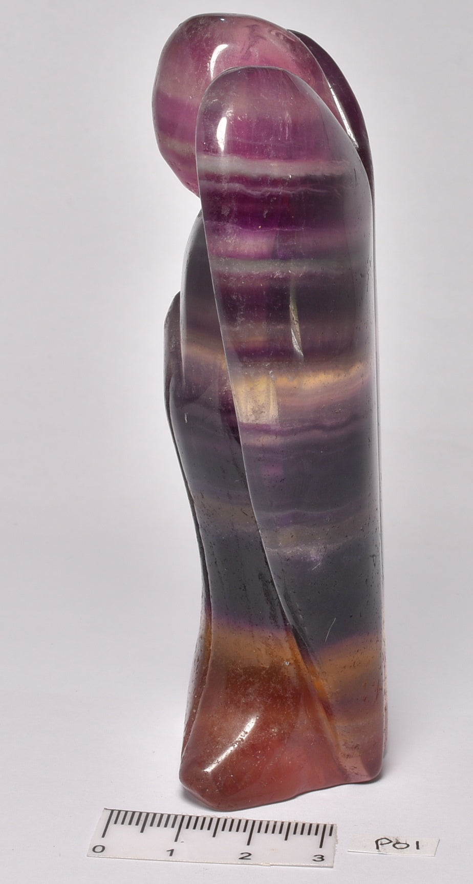 FLUORITE ANGEL CARVING 11 CM P01