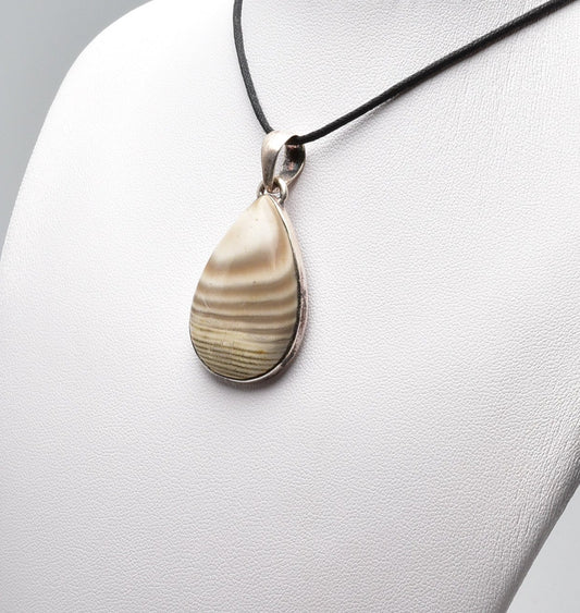 FLINT PENDANT set in STERLING SILVER J109