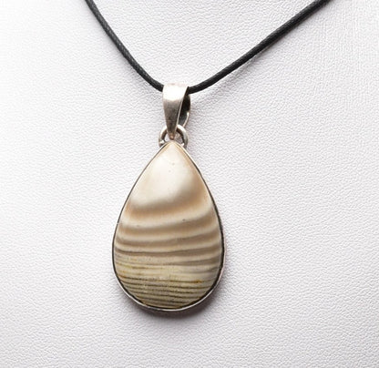 FLINT PENDANT set in STERLING SILVER J109