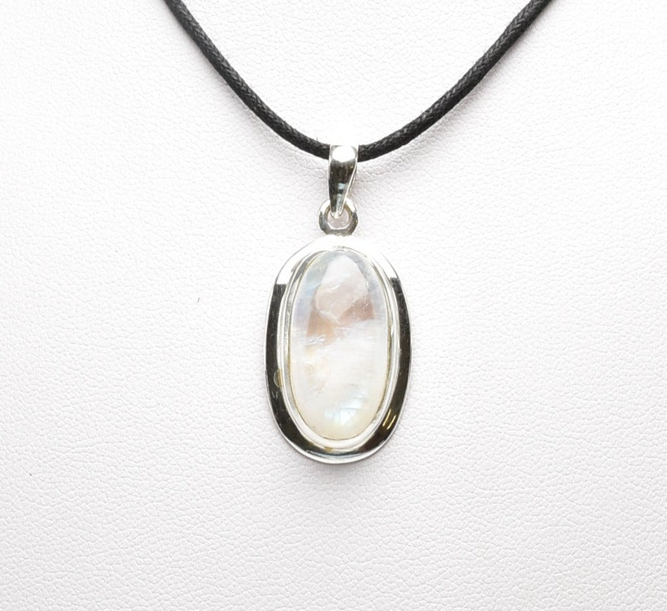 MOONSTONE CRYSTAL PENDANT J50