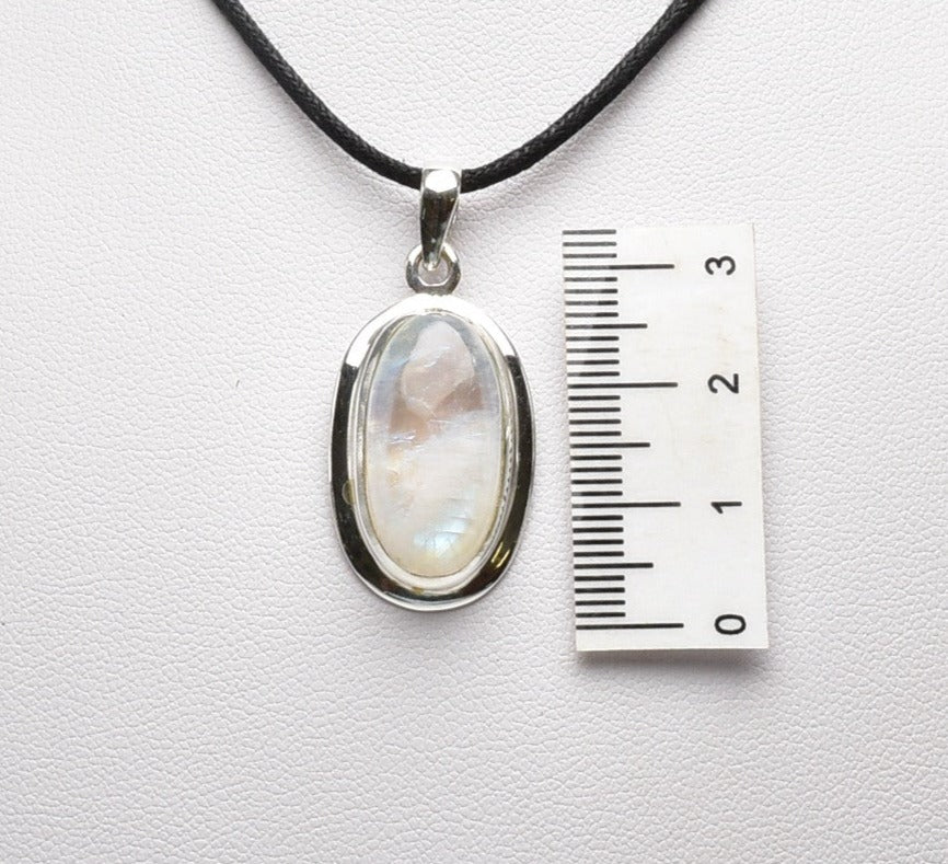 MOONSTONE CRYSTAL PENDANT J50