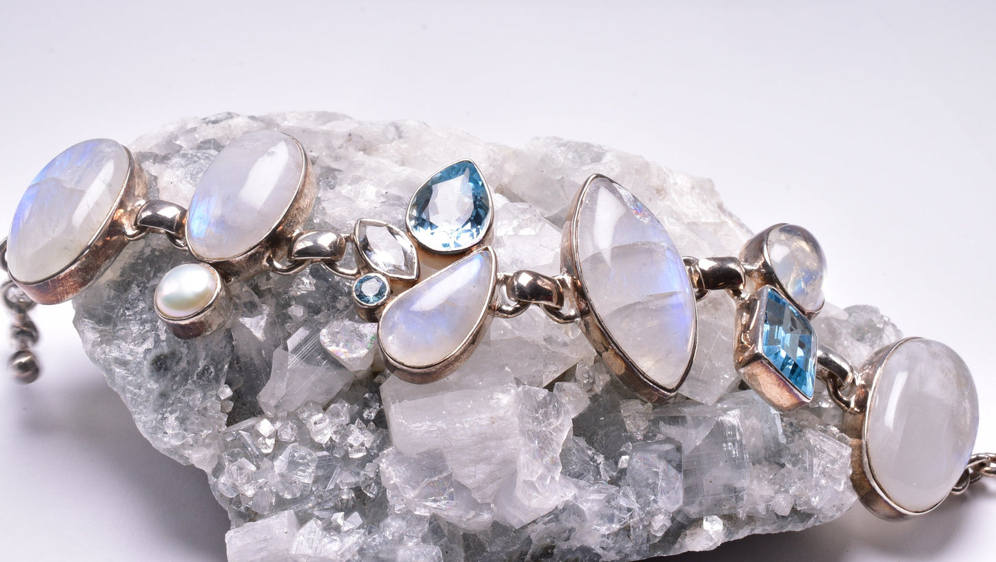 MOONSTONE WITH AQUAMARINE & PEARL BRACELET J177