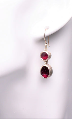 GARNET EARRINGS J131