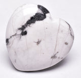 HOWLITE HEART CARVING P392