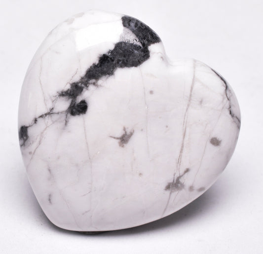 HOWLITE HEART P1126