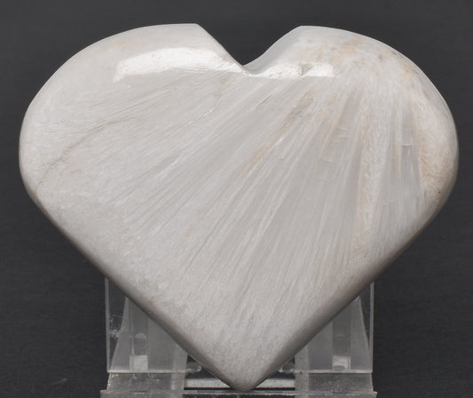 SCOLECITE CARVED HEART P671
