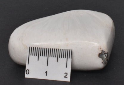SCOLECITE CARVED HEART P671