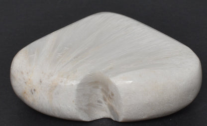 SCOLECITE CARVED HEART P671