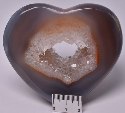 AGATE HEART CARVING WITH QUARTZ P653