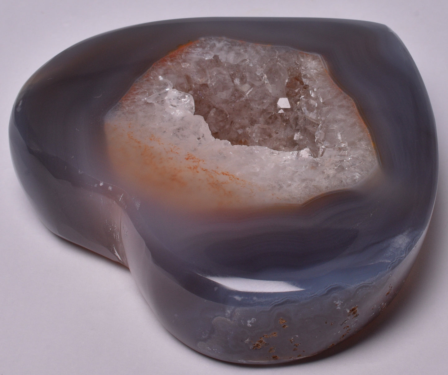 AGATE HEART CARVING WITH QUARTZ P653