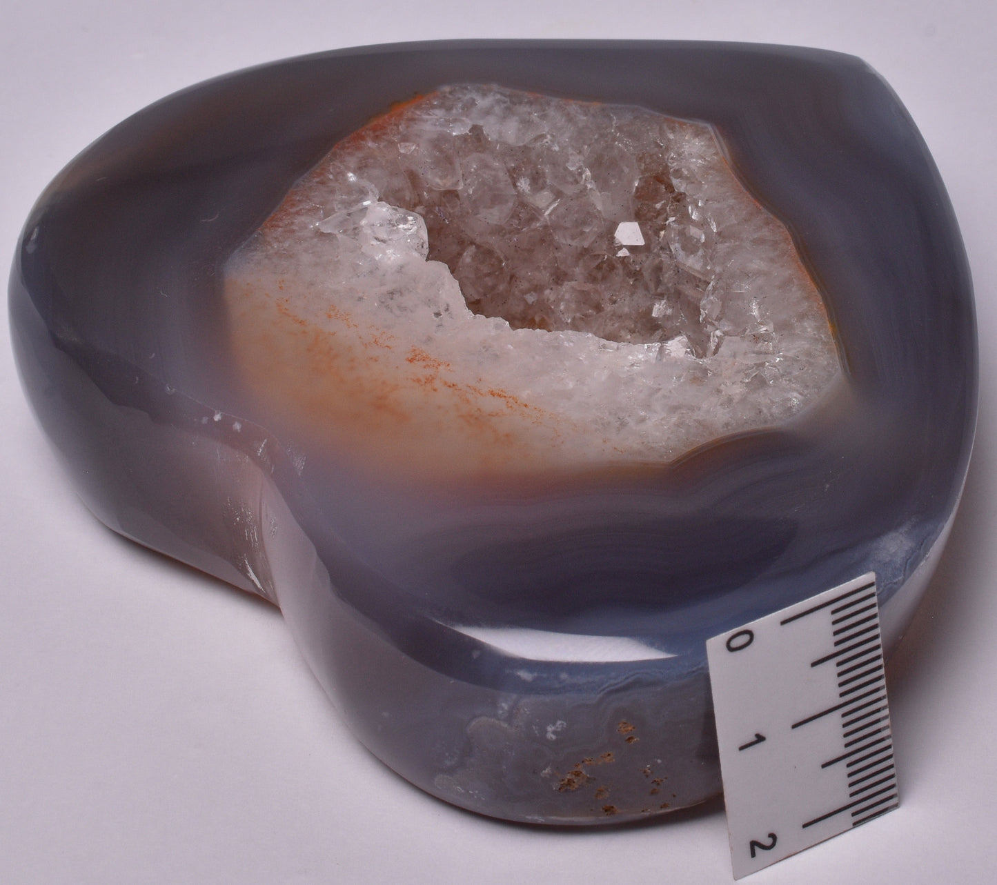 AGATE HEART CARVING WITH QUARTZ P653