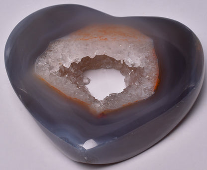 AGATE HEART CARVING WITH QUARTZ P653