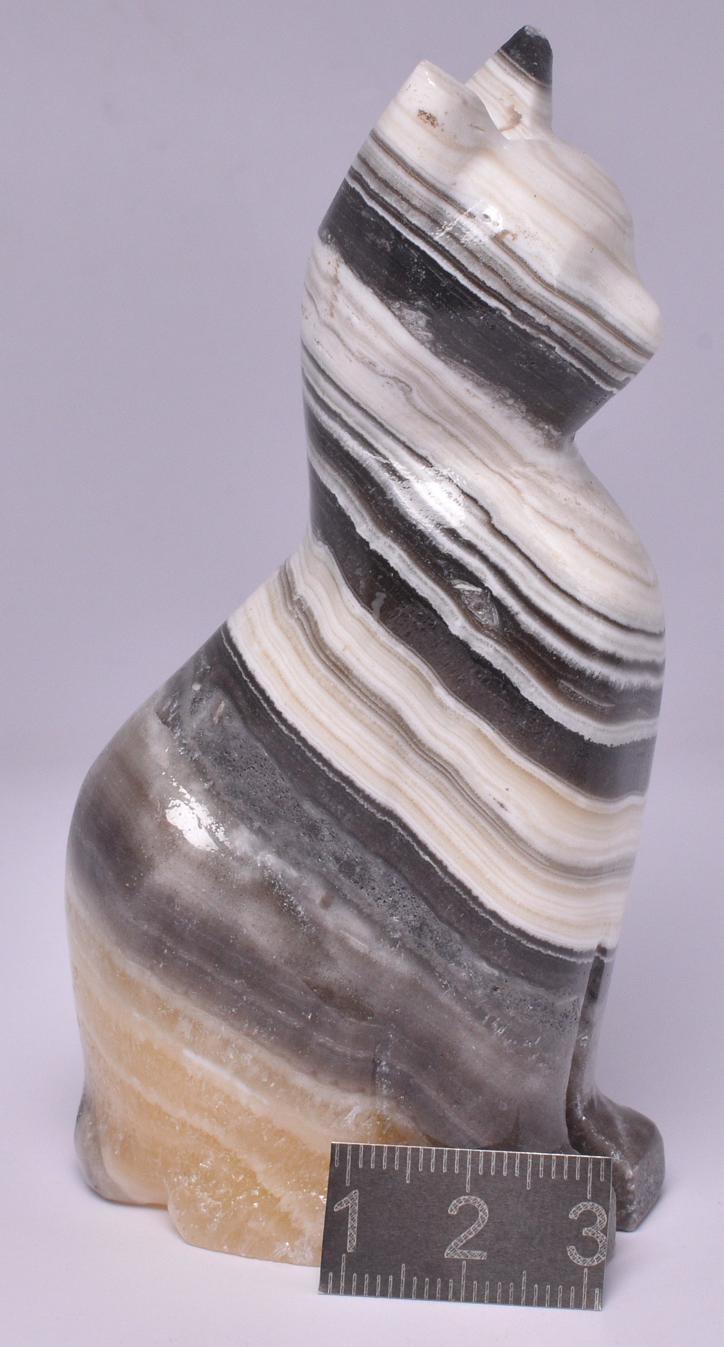 CAT ARAGONITE CARVING P480