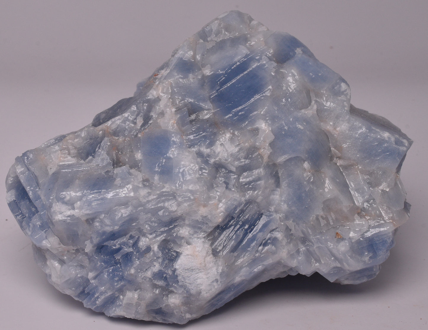 BLUE CALCITE CRYSTAL IN NATURAL FORM P489