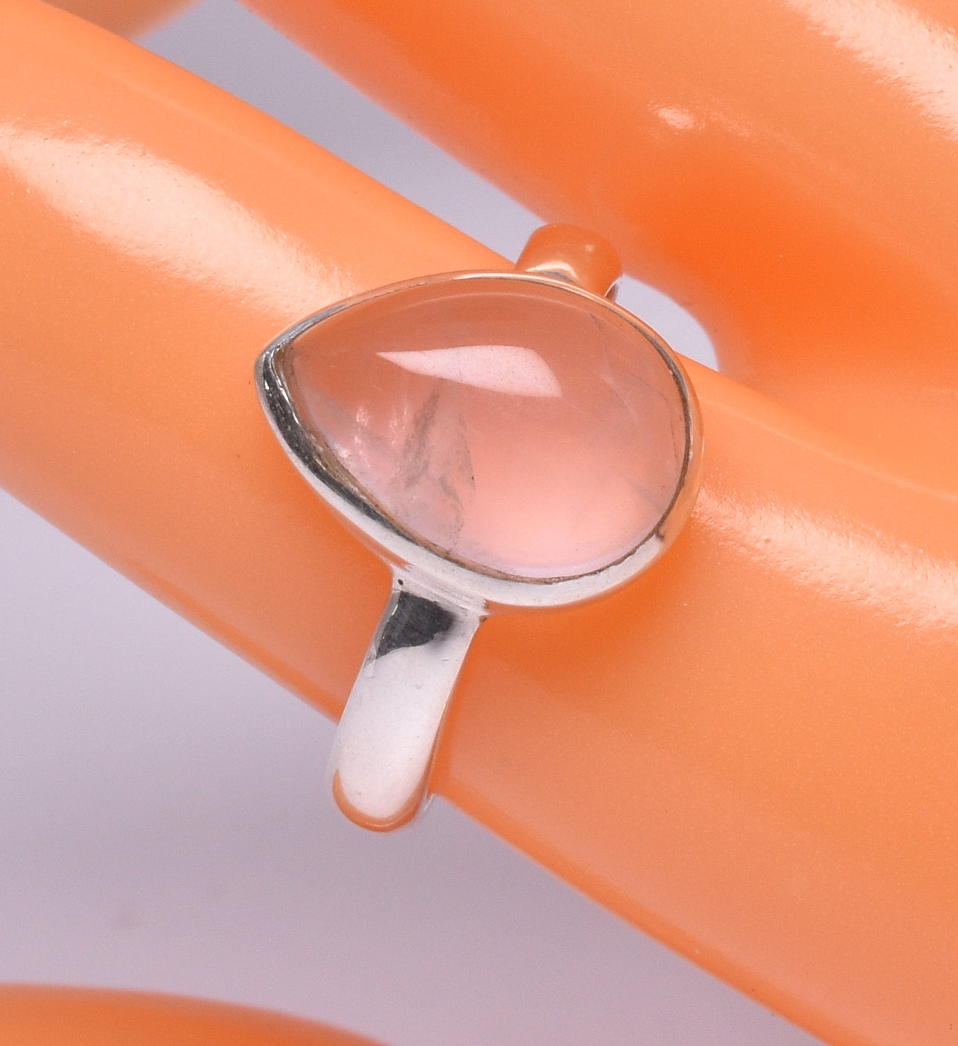 ROSE QUARTZ RING J196