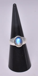 MOONSTONE RING set in STERLING SILVER, SIZE M/6.5 J203