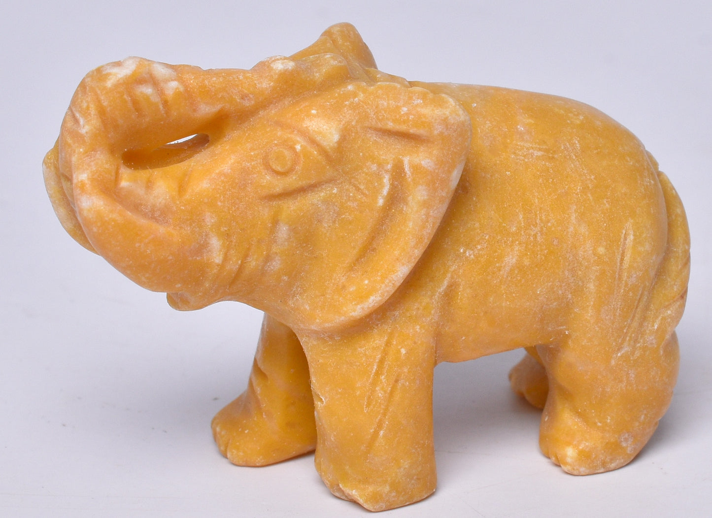 JASPER CRYSTAL ELEPHANT CARVING P824
