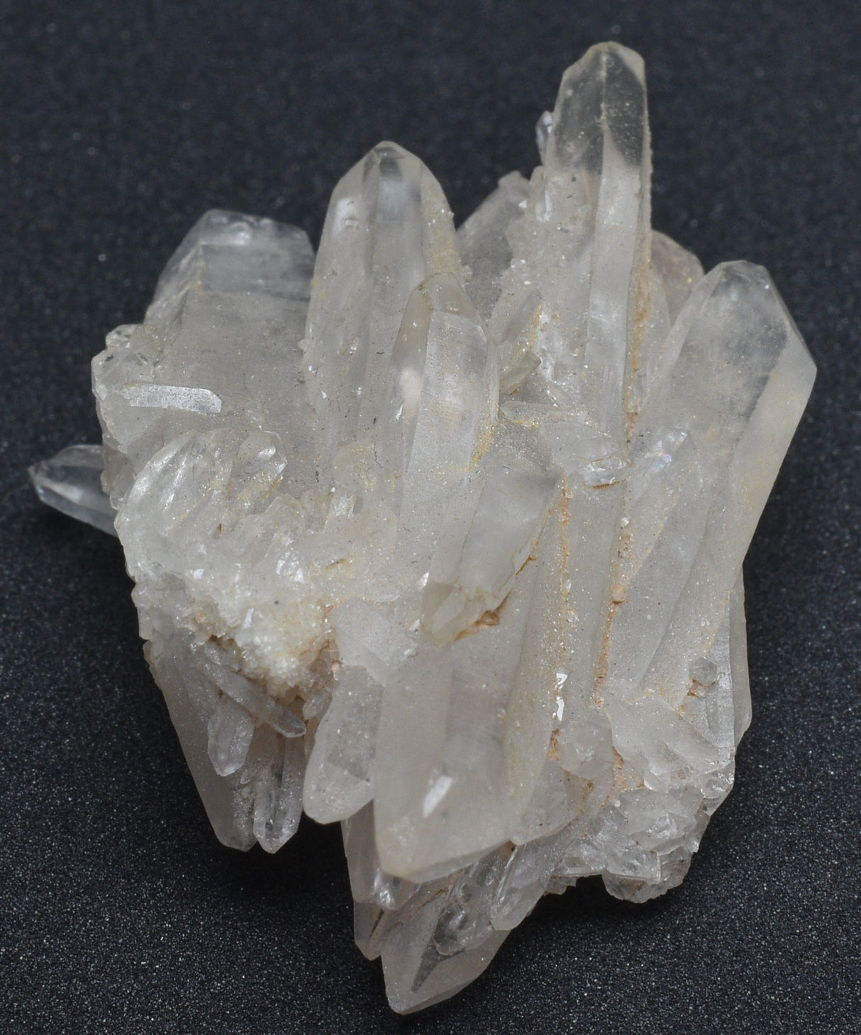QUARTZ NATURAL CRYSTAL CLUSTER P852